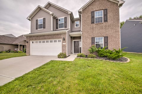 Quiet Greenwood Home ~ 16 Mi to Indianapolis! House in Greenwood