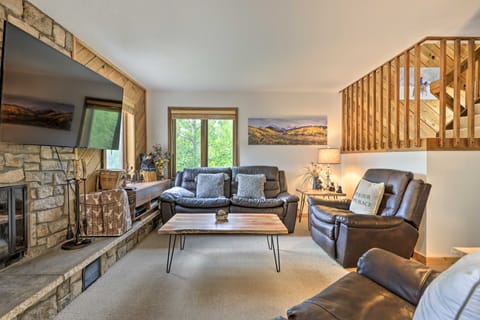 Walk to Ski Lift: Breckenridge Retreat w/ 2 Decks! Apartment in Breckenridge