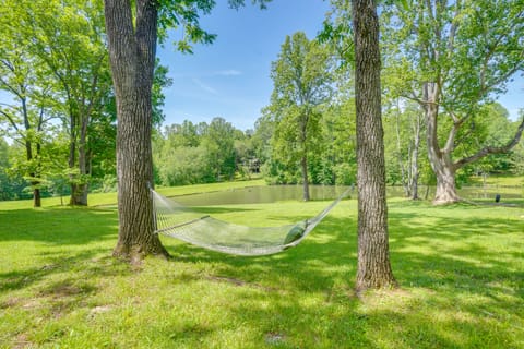 Mtn & Lake Views: Serene Wintergreen Resort Escape House in Nellysford