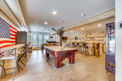 Updated Garden Valley Home w/ Fire Pit & Game Room House in Valley County