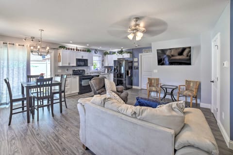 Fort Wayne Getaway - Family + Pet Friendly! Apartment in Fort Wayne