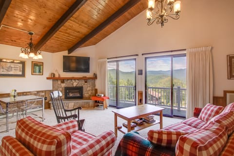Mountaintop Condo w/ Great Mt Washington View Apartment in Glen