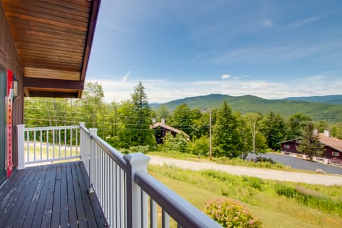 Mountaintop Condo w/ Great Mt Washington View Apartment in Glen