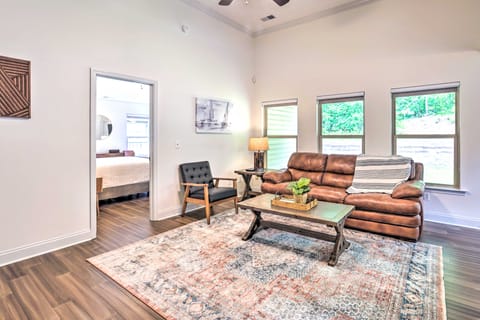 Family-Friendly Calera Getaway w/ Game Room! House in Alabama