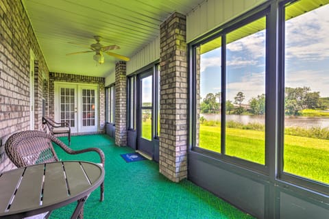 Waterfront Pensacola Home w/ Florida Room! House in Bellview