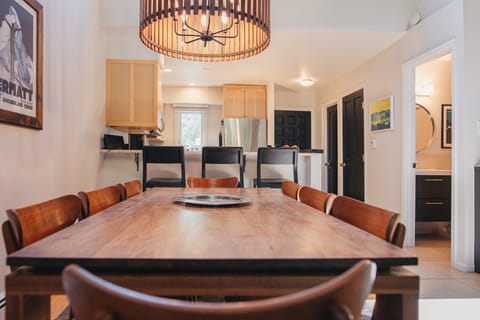 Chillside Chalet: Modern West Vail Townhouse! Apartment in Vail