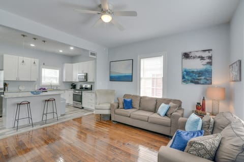 4 Blocks to Beach! Family-Friendly Galveston Home House in Galveston Island
