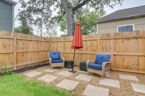 4 Blocks to Beach! Family-Friendly Galveston Home House in Galveston Island