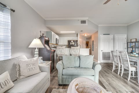 Waterfront Condo w/ Arcade in Treasure Island! Apartment in Treasure Island