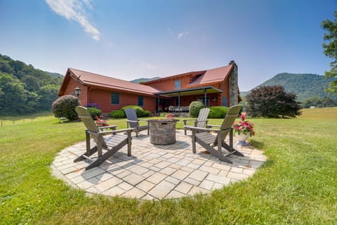 Pet-Friendly Canton Cabin w/ Porch + Grill! House in Buncombe County