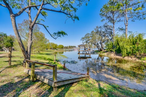 Lakefront Retreat w/ Kayaks & Fire Pit in Clermont House in Clermont