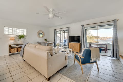 Lakefront Retreat w/ Kayaks & Fire Pit in Clermont House in Clermont