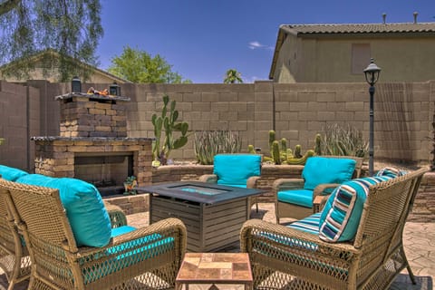 Chic Maricopa Getaway w/ Outdoor Oasis & Pool House in Maricopa