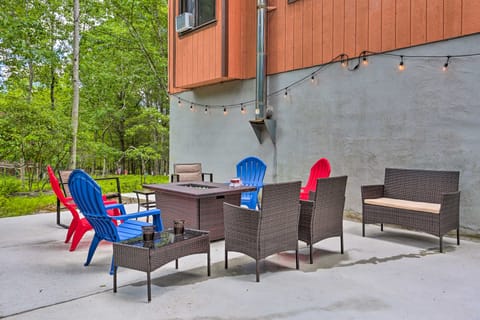 Bushkill House w/ Deck & Community Amenities! House in Middle Smithfield