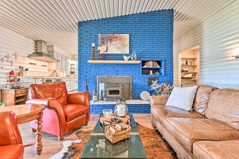 Lakefront Brownwood Home w/ Private Boat Dock House in Texas