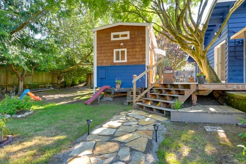 Modern Lynnwood Tiny House: 16 Mi to Seattle! Apartment in Lynnwood