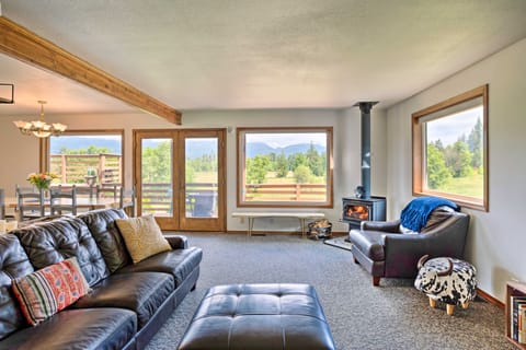 51 Mi to Mt Rainier: Mtn-View Escape on 8 Acres! House in Washington