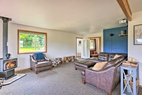 51 Mi to Mt Rainier: Mtn-View Escape on 8 Acres! House in Washington