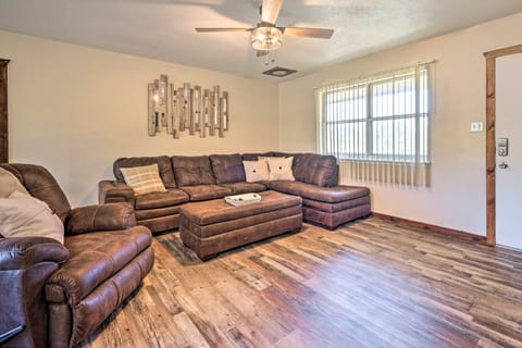 Private Hot Tub & Yard: Secluded Broken Bow Home! House in Broken Bow