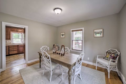 Pet-Friendly Lake Getaway: 1 Block to Beach! House in Gary