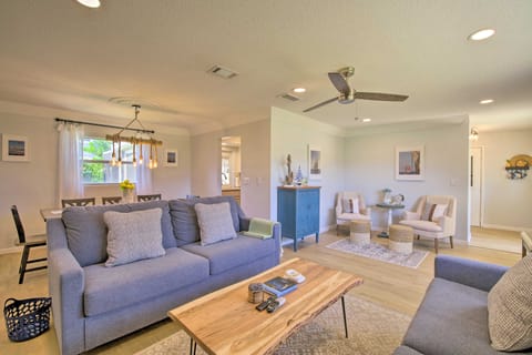 Quiet Satellite Beach Home w/ Lanai, Walk to Beach House in Indian Harbour Beach