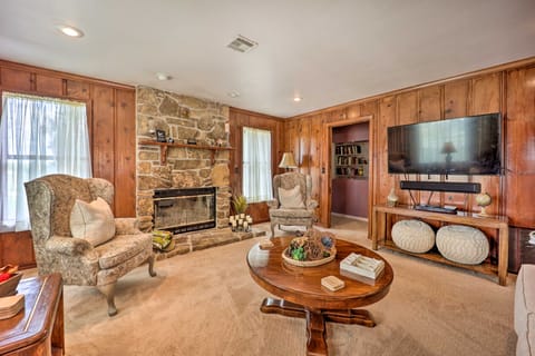 Pool & Outdoor Kitchen: Grand Lake Getaway! House in Ozark Mountains