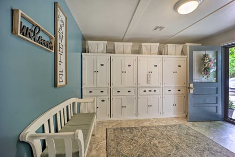 Pool & Outdoor Kitchen: Grand Lake Getaway! House in Ozark Mountains