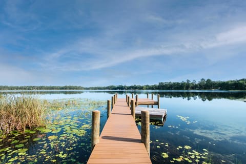 Lovely Hawthorne Home w/ Private Boat Dock! House in Florida