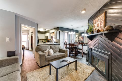 2 Blocks to Angel Fire Resort: Family Condo Apartment in Angel Fire