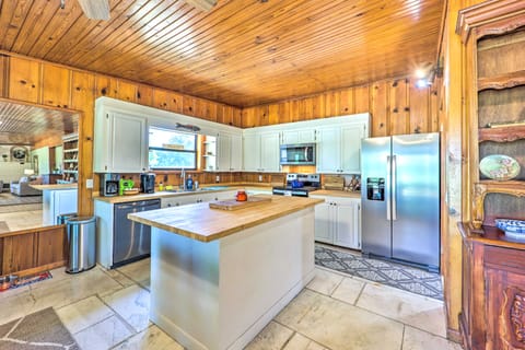 'Lochview Lodge' Idyllic Farmhouse in Grove! House in Grove