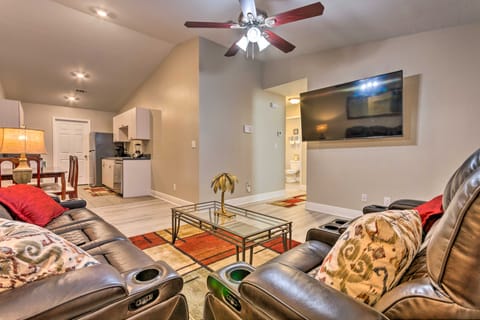 'The Royal Retreat' ~ 10 Mi to Local Beaches! House in Bellview