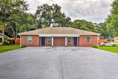 'The Royal Retreat' ~ 10 Mi to Local Beaches! House in Bellview