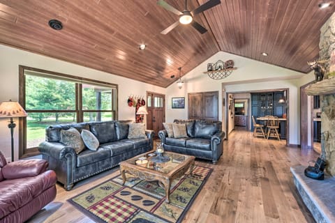 Patio, Views & Hot Tub: Quiet Lakeside Cabin House in Wisconsin