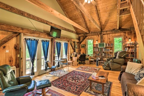 Pet-Friendly Leicester 'Mountain View' Escape Apartment in Buncombe County