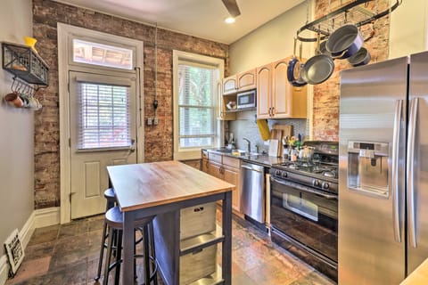 St Louis Retreat ~ 1 Mi to Botanical Garden Apartment in southwest garden