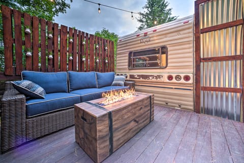 Glamping Getaway in Woodstock Lake Campground House in Capital District, NY, USA