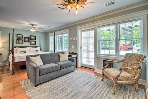 Elegant Savannah Hideaway w/ Private Garden Apartment in Savannah