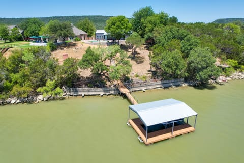 Spacious Palo Pinto Home: Private Dock & Pool House in Texas