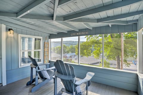 11 Mi to Dtwn Branson: Cottage in Rockaway Beach! Cottage in Rockaway Beach