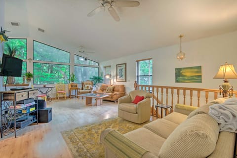 Waterfront Inglis Getaway w/ Dock: 5 Mi to Gulf House in Florida