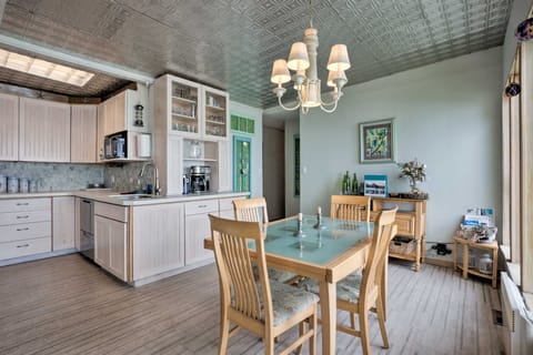 Oceanside Getaway w/ Beach Access & Home Gym! House in Oregon