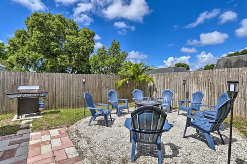 2 Mi to Beach: Home w/ Screened Porch in Largo House in Largo