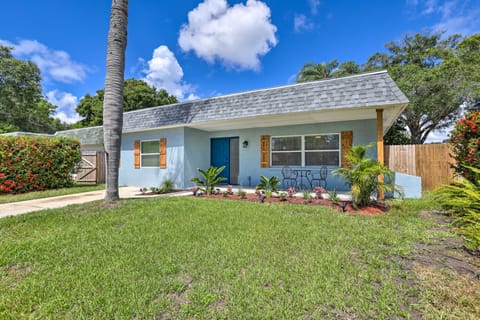 2 Mi to Beach: Home w/ Screened Porch in Largo House in Largo