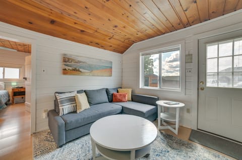 'Tiny House Cottage 5' w/ Crooked Lake Access! Cottage in Oden