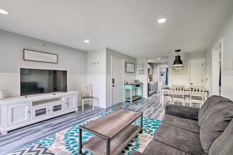 5 Mi to Branson Strip! Cozy Condo w/ Mtn Views Apartment in Branson