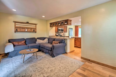 Spacious Park City Retreat: Golf Course Views Apartment in Snyderville