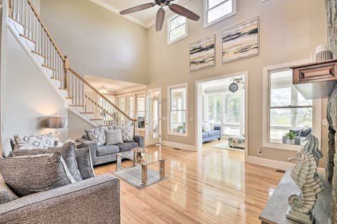 Waterfront Sunset Beach Escape w/ Golf View House in Calabash