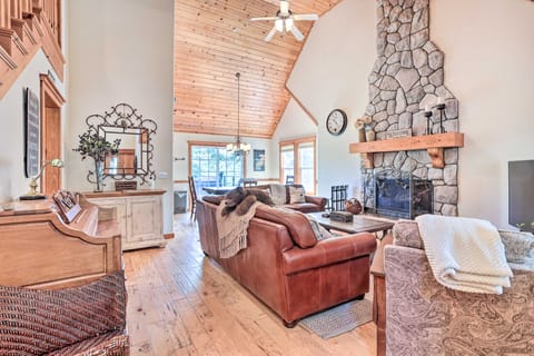 Spacious Lake Arrowhead Home w/ Putting Green House in Lake Arrowhead