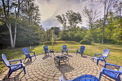 Hot Tub! Family Tobyhanna Getaway 12 Mi to Slopes House in Coolbaugh Township