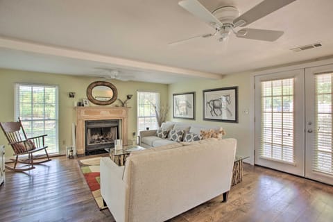 Lovely Pottsboro Home w/ Patio & Fire Pits! House in Lake Texoma